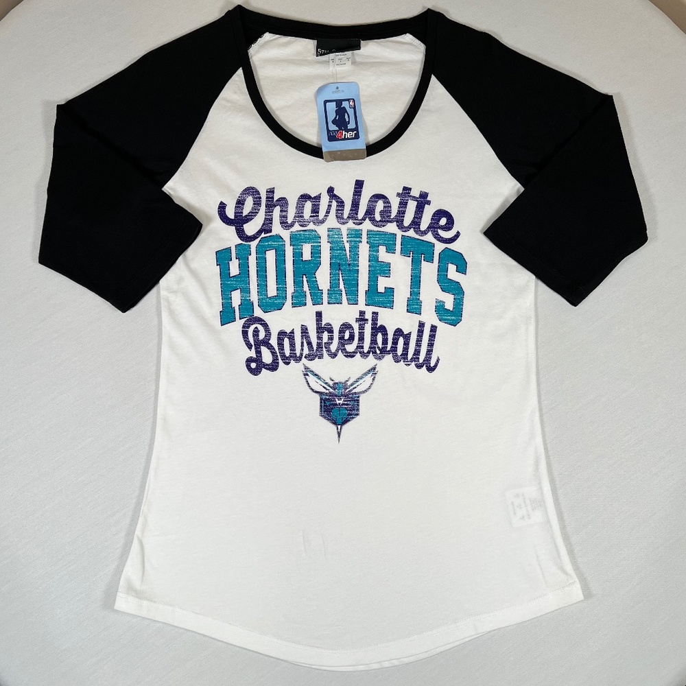CHARLOTTE HORNETS BASKETBALL SHIRT WOMENS MEDIUM NBA WHITE BLACK LONG SLEEVE